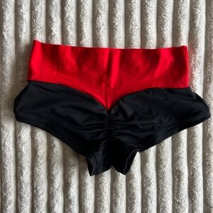 RimarSport Mid Waisted Pole Dance Shorts with cinched scrunch back - red & black